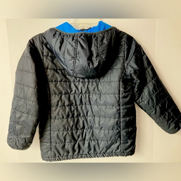 Lands’ End Kid’s Lightweight Hooded Puffer Jacket, Size Small-8, Black/Blue - Picture 4 of 5
